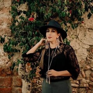 Meet your Posher, Gabriela